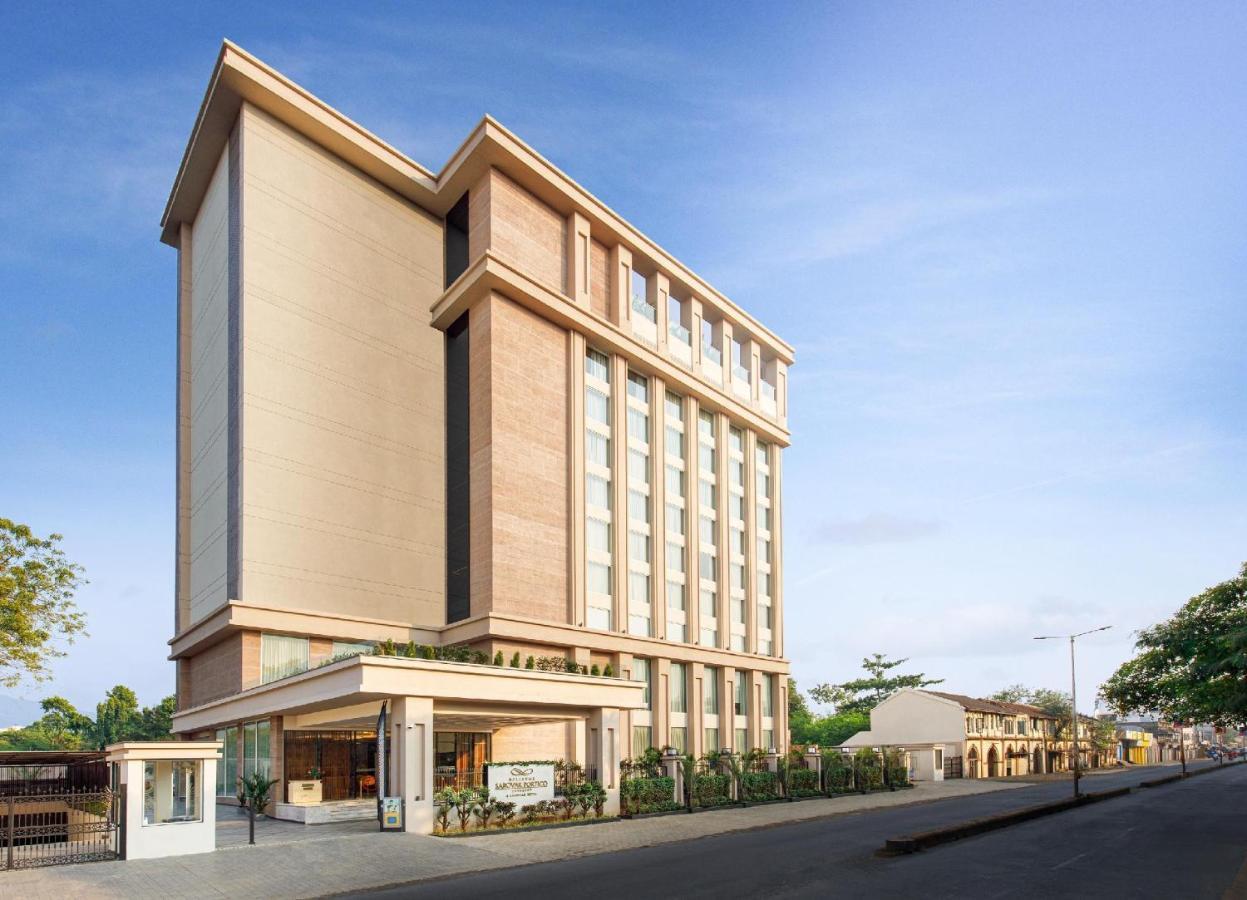 Bellevue Sarovar Premiere Junagadh Dış mekan fotoğraf