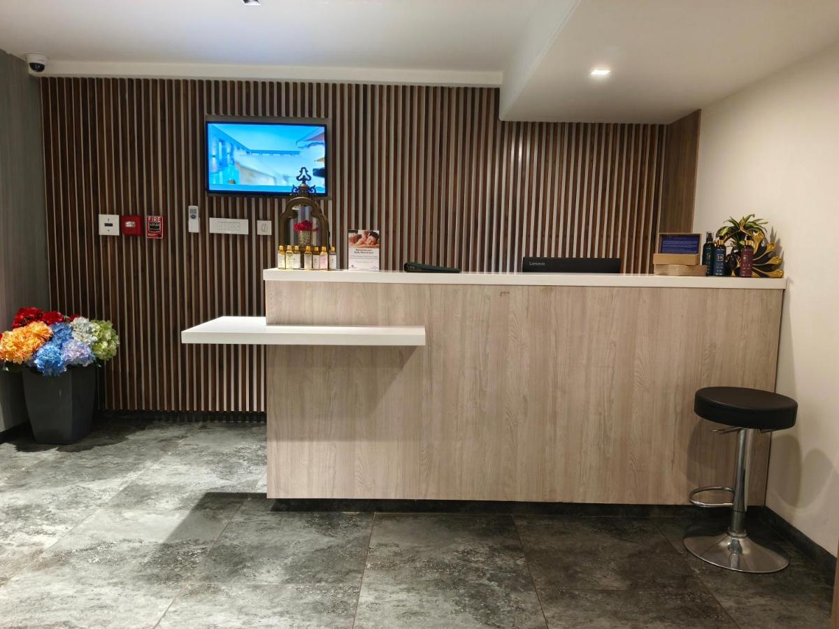 Bellevue Sarovar Premiere Junagadh Dış mekan fotoğraf