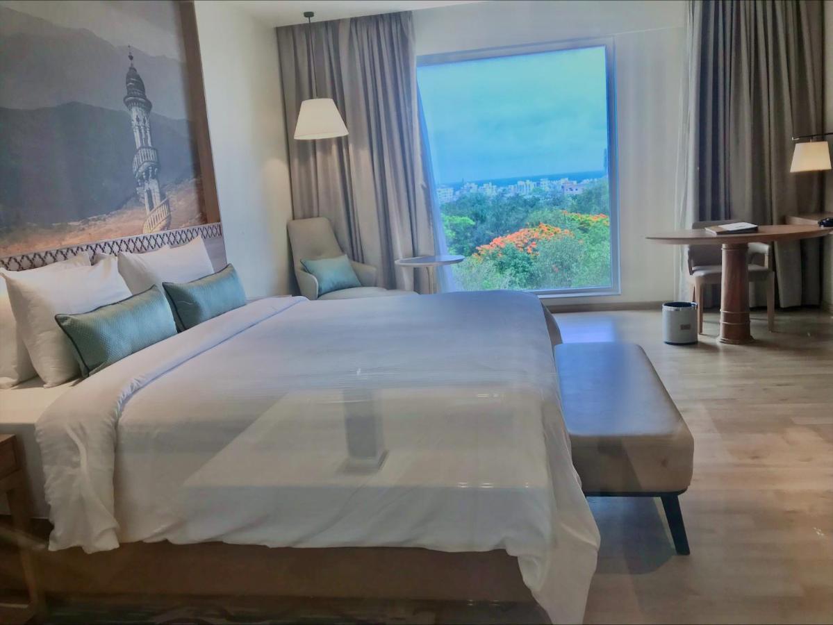 Bellevue Sarovar Premiere Junagadh Dış mekan fotoğraf