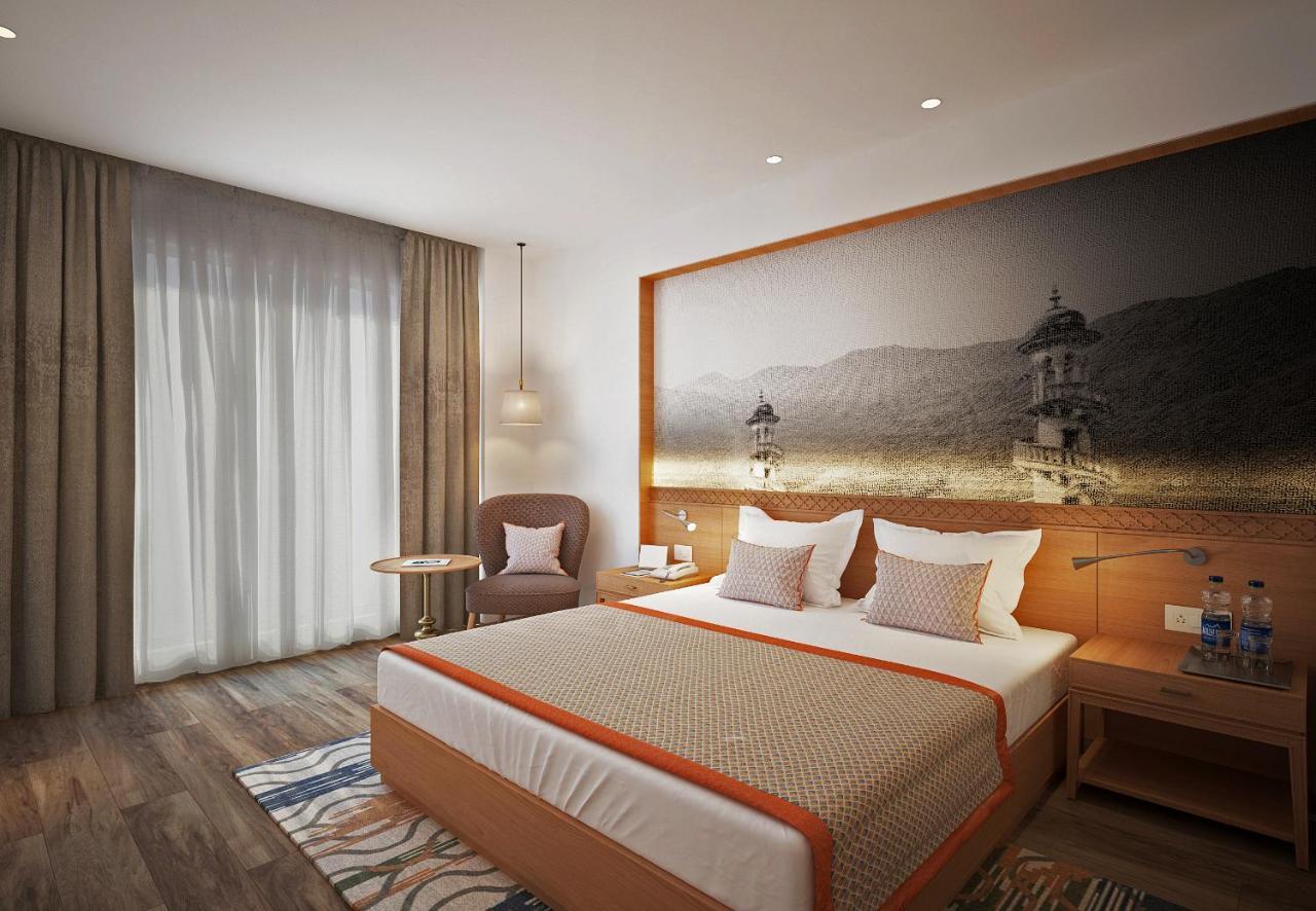 Bellevue Sarovar Premiere Junagadh Dış mekan fotoğraf