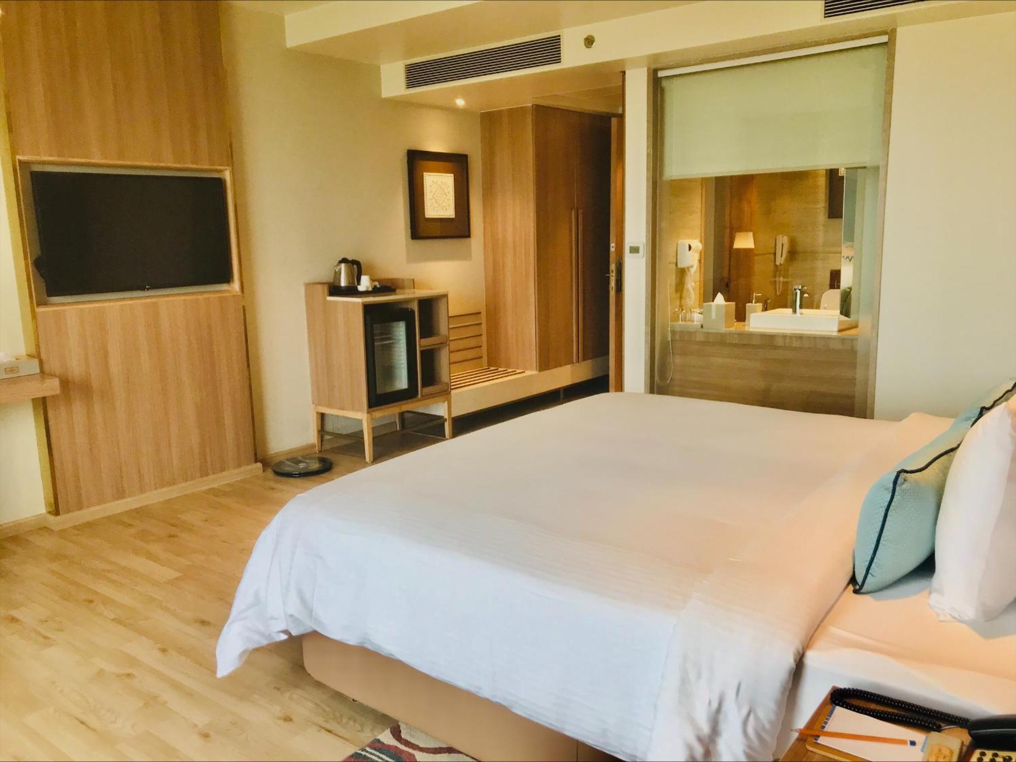 Bellevue Sarovar Premiere Junagadh Dış mekan fotoğraf