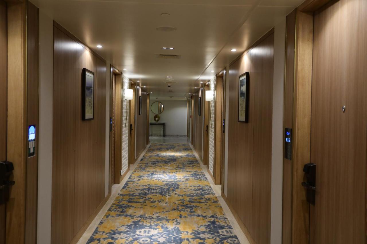 Bellevue Sarovar Premiere Junagadh Dış mekan fotoğraf